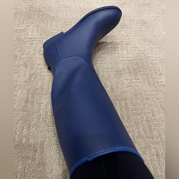 Bitten Sarah Jessica Parker Rainboots - Picture 3 of 11